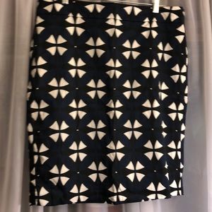 Geometric Patterned Pencil Skirt